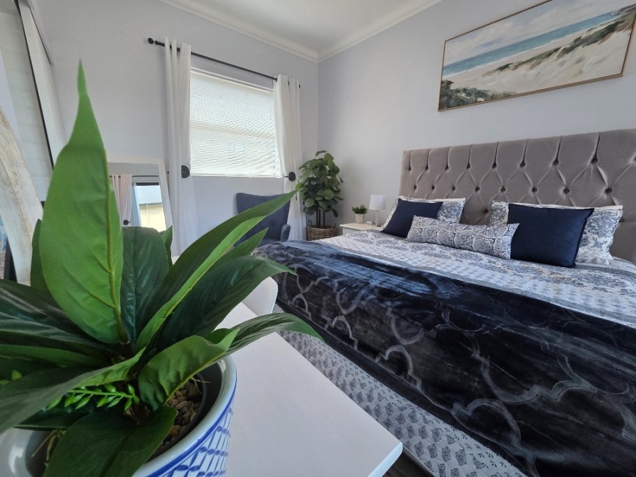 2 Bedroom Property for Sale in Outeniquasbosch Western Cape